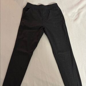 Men’s Lululemon city sweat joggers.